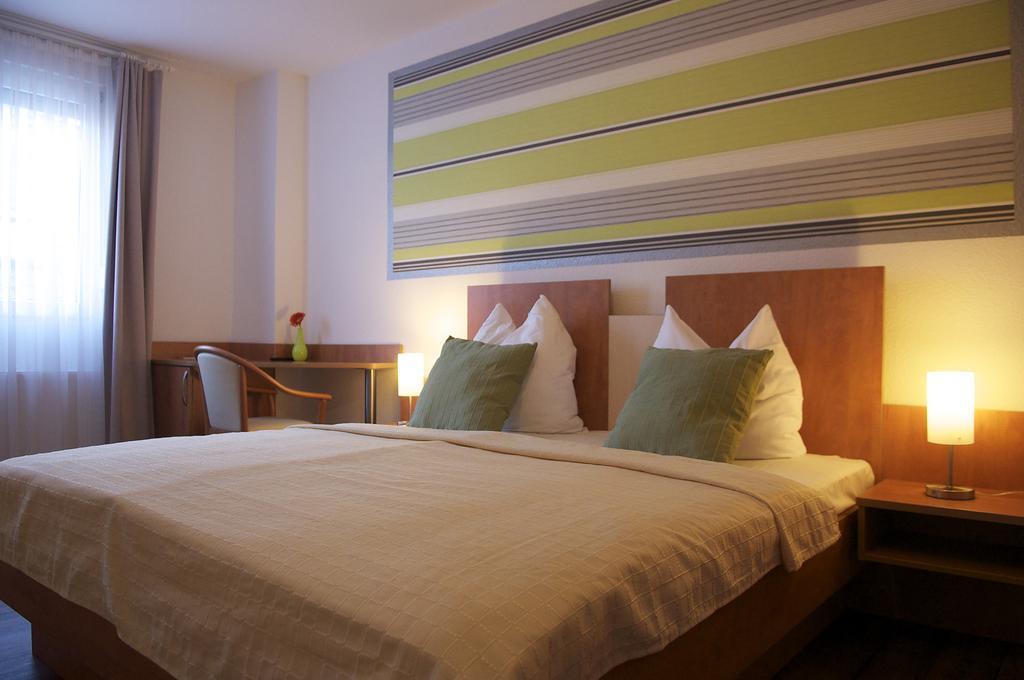 Hotel Vier Löwen Traben-Trarbach Zimmer foto