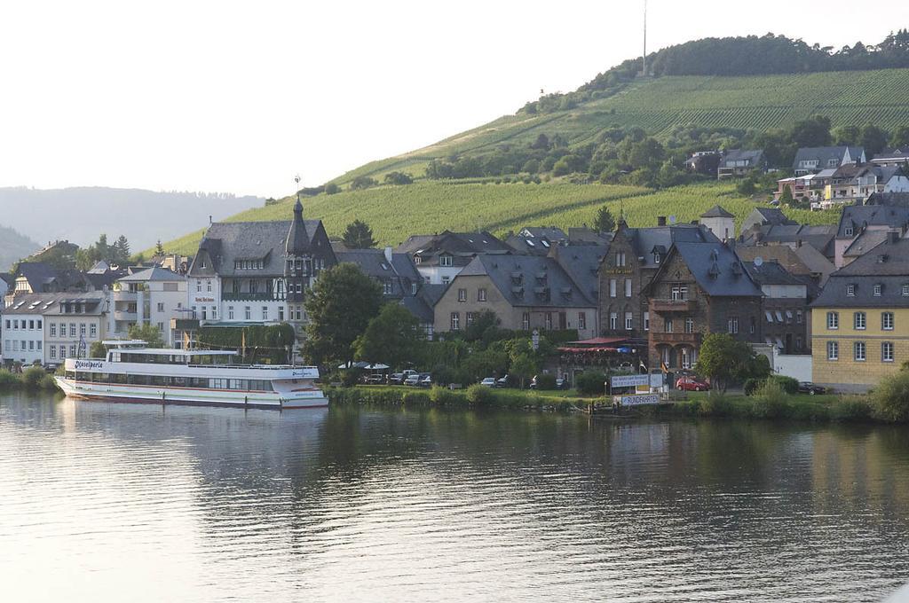 Hotel Vier Löwen Traben-Trarbach Exterior foto